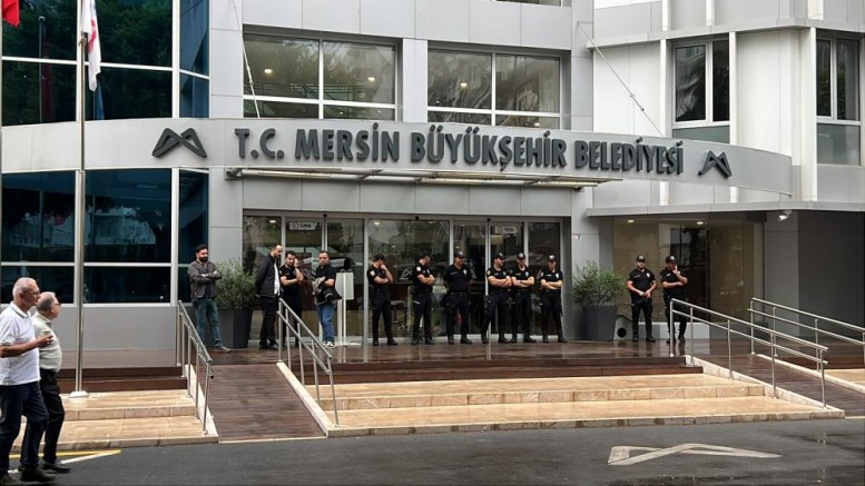 Mersin Büyükşehir Belediyesi’ne operasyon!