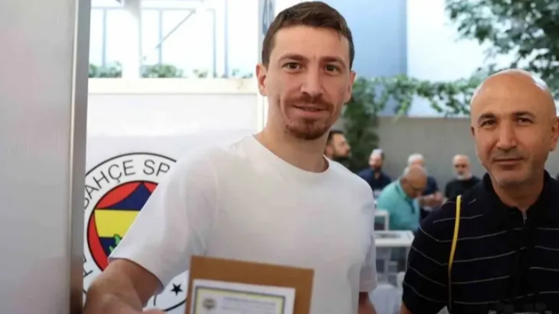 Mert Hakan Yandaş, Fenerbahçe'yi karıştırdı