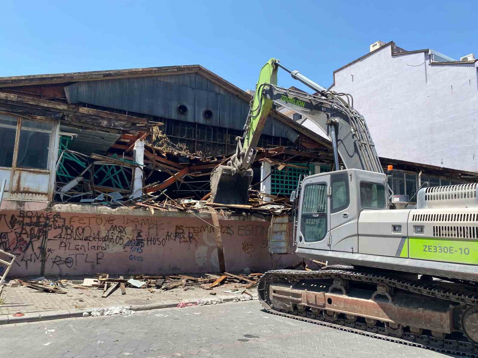 Mimarlardan büyükşehre tepki; 