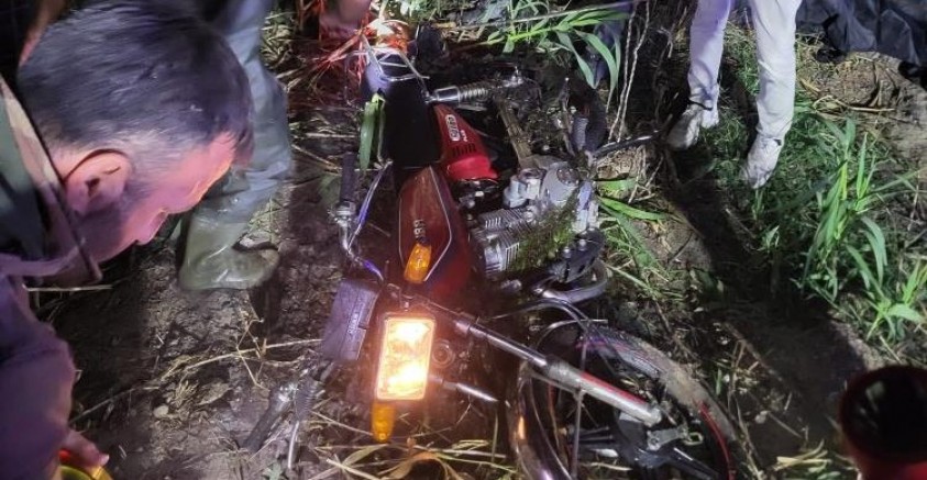 Motosiklet göle uçtu: 1 ölü