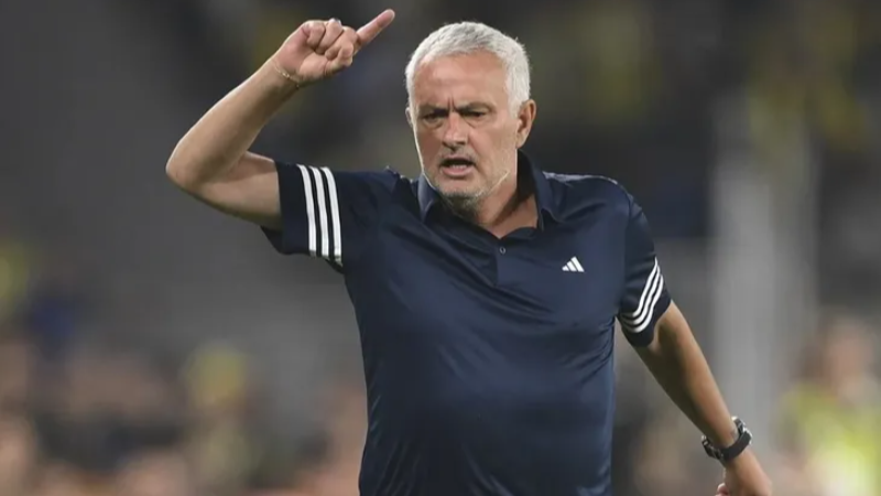Mourinho soyunma oddasına neden erken gitti? İşte nedeni...