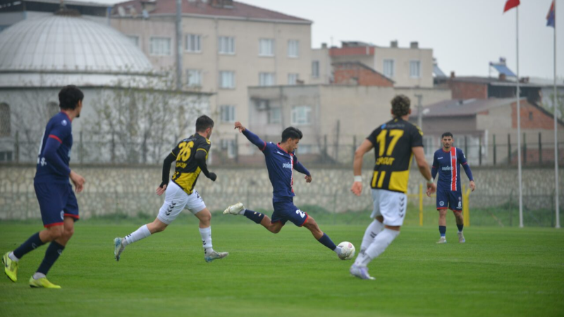 Mustafakemalpaşaspor galibiyeti uzatmada kaçırdı