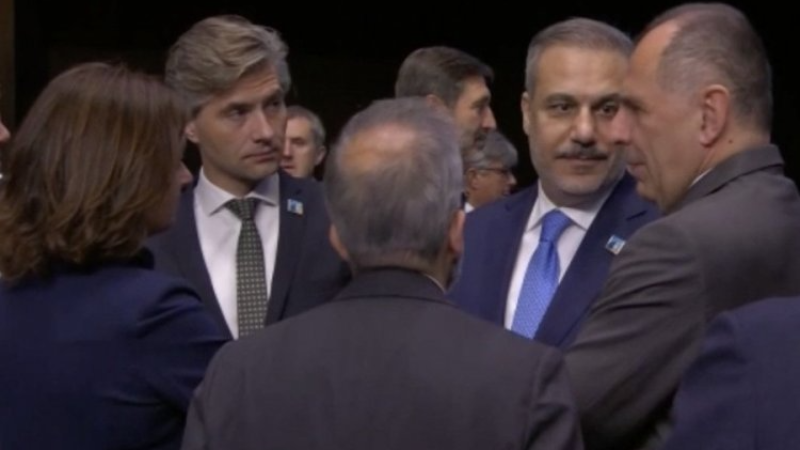 NATO Zirvesi'nden dikkat çeken görüntü