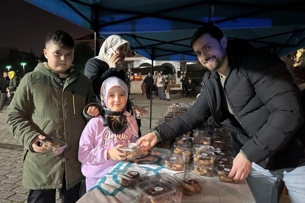 Nilüfer Belediyesi’nden kandil simidi ikramı