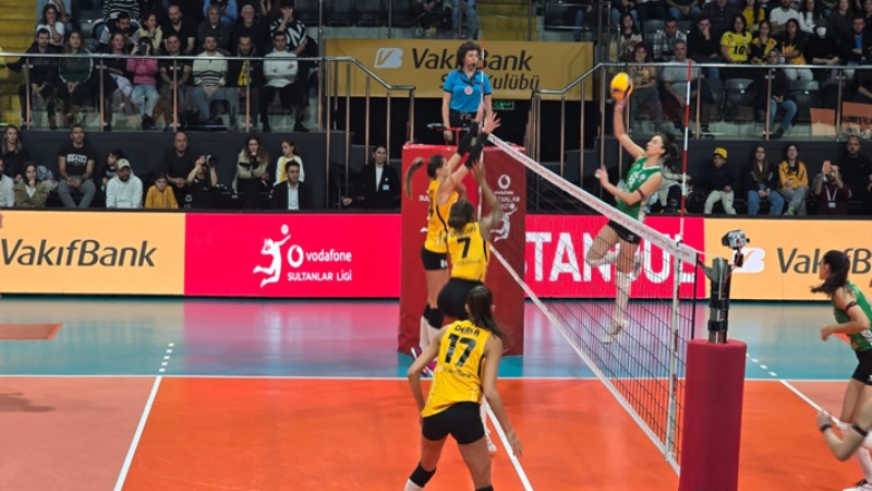 Nilüfer Belediyespor, Vakıfbank'a diş geçiremedi!