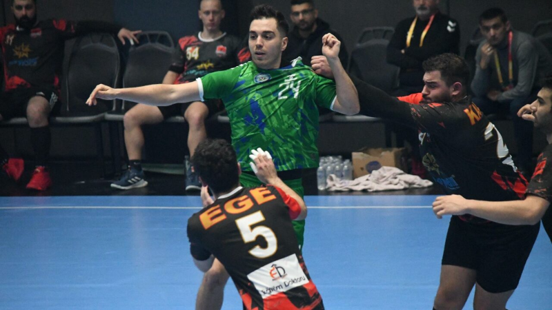 Nilüfer Belediyespor zirve takibini sürdürüyor