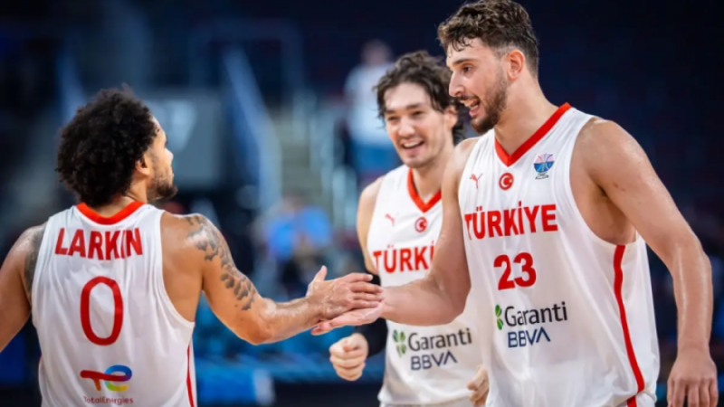 O isim A Milli Takım'ı bıraktı; Duygusal veda