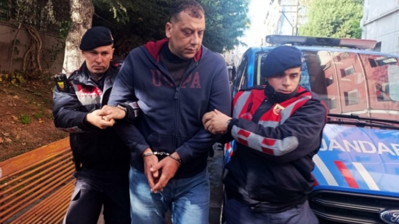 O okul müdürü bunu hak etti; Otizmli öğrenciyi merdivenlerden itmişti!