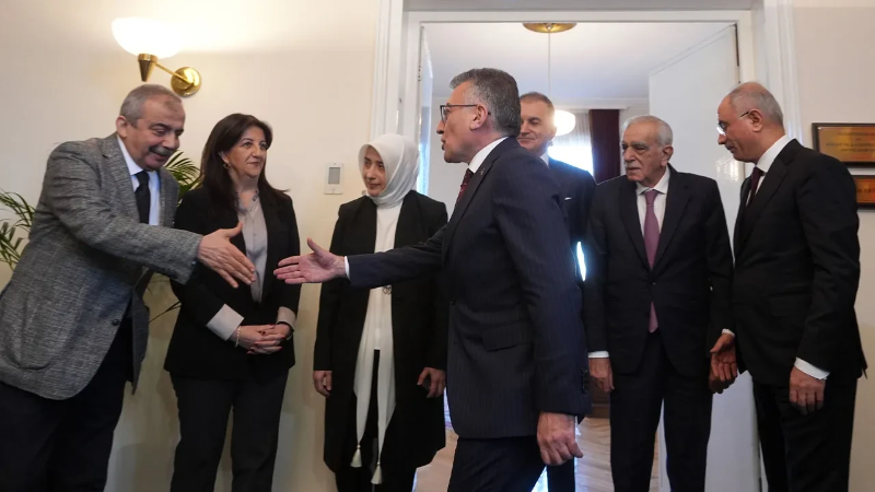 Öcalan'ın PKK'ya fesih çağrısı sonrası siyasilerden ilk açıklamalar