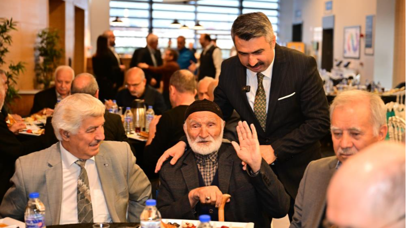 Oktay Yılmaz: Öğretmen akıldan çok kalpleri inşa eder