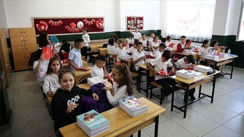 Okul kıyafetleri nasıl olacak? Bakan açıkladı