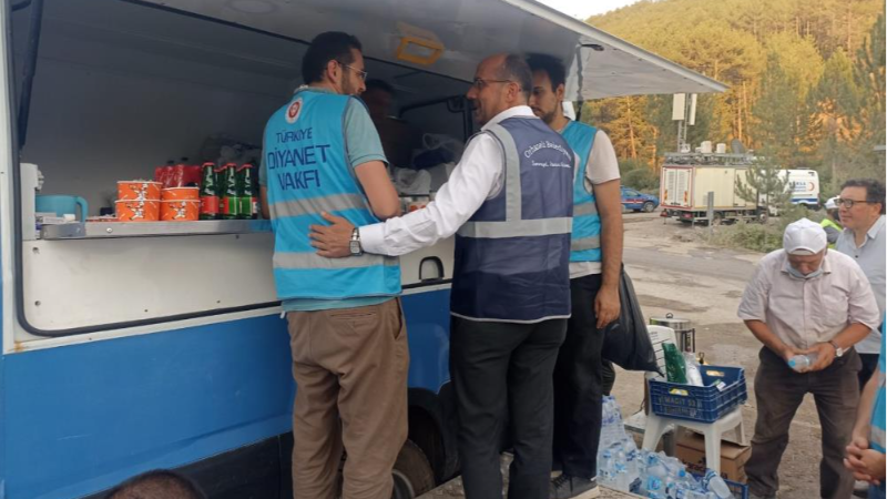 Orhaneli Belediyesi'nden yangın bölgesine tam destek