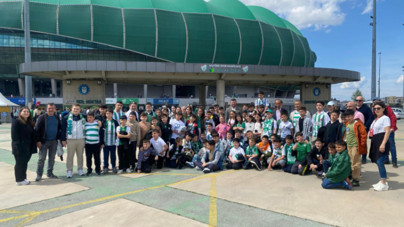 Osmangazi Belediyesi çocuklara Bursaspor sevgisi aşılıyor