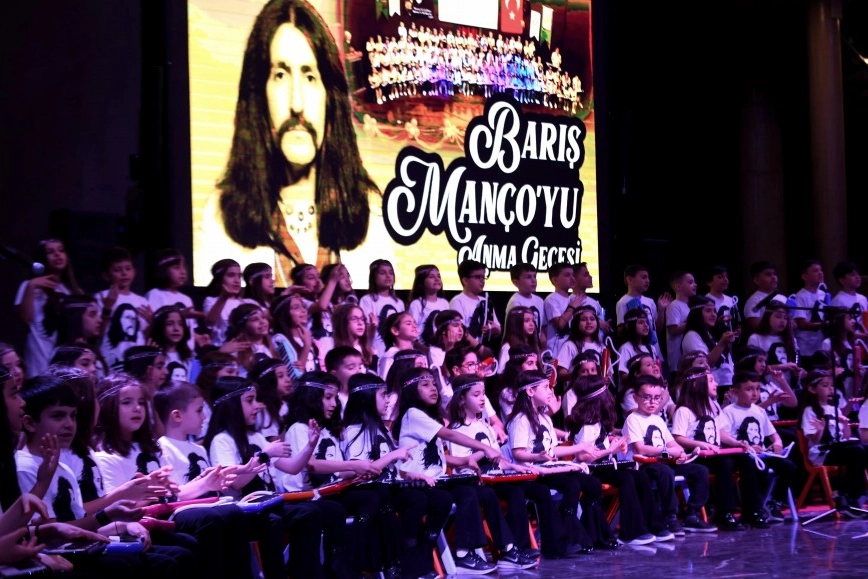 Osmangazi'de unutulmaz anlar; Barış Manço  muhteşem konserle anıldı
