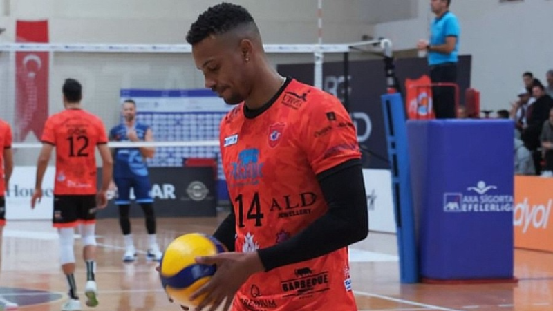 Osmany Uriarte Bursa Büyükşehir Belediyespor'da