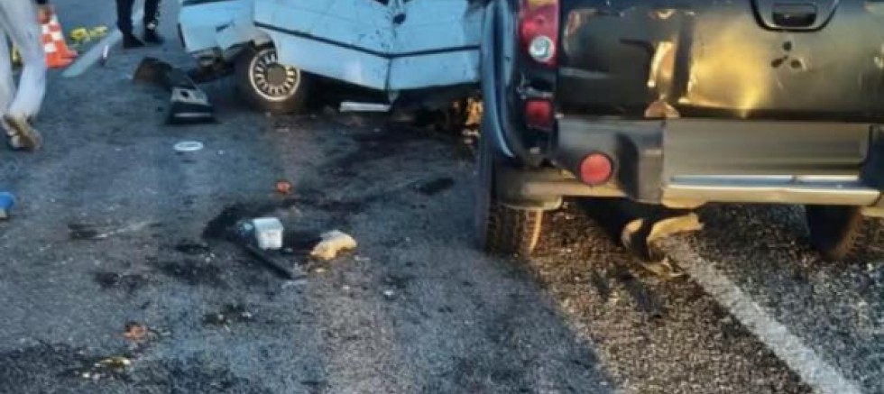 Otomobil ile pikap çarpıştı: 1 ölü, 2 yaralı