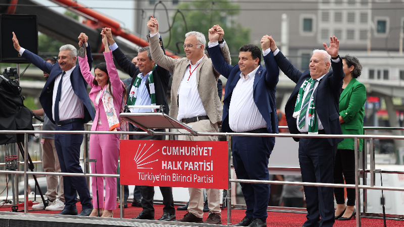 Özgür Özel, Bursaspor'u unutmadı