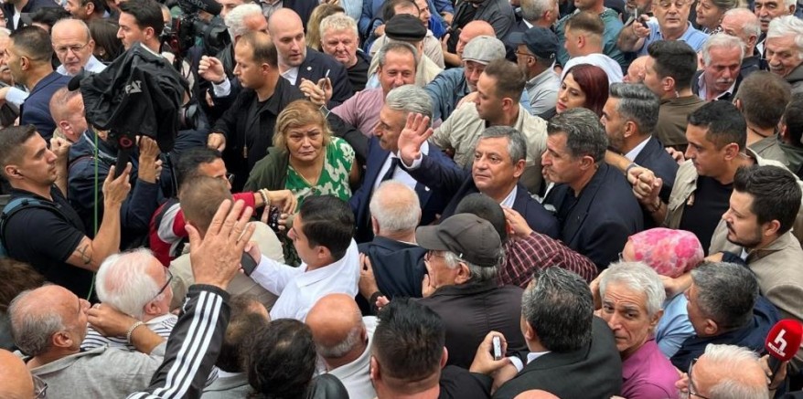 Özgür Özel; Mustafa Bozbey bizimle birlikte