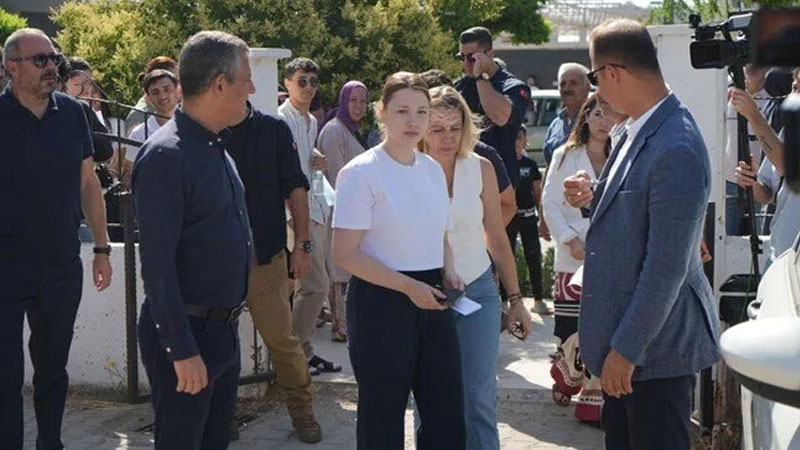 Özgür Özel yine Nehir Zeyrek’i yalnız bırakmadı