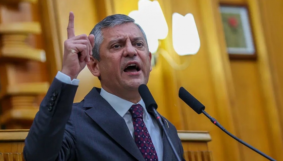  Özgür Özel: Hiçbir yere gitmiyorum
