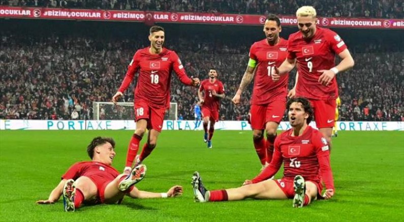 Romanya'yı devirdik; Bizim Çocuklar artık finalde...