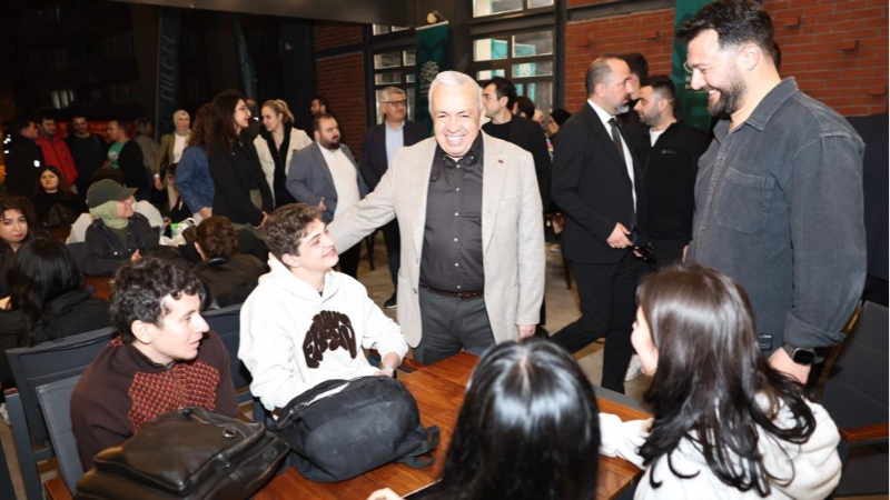 Şadi Başkan sahurda gençleri dinledi, talepleri not etti