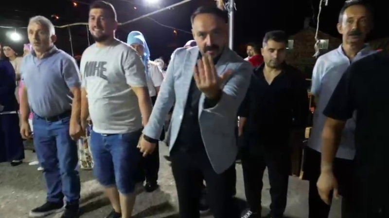 Şaka değil gerçek; Düğünde drona para takmak istediler