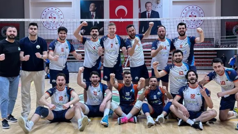 Şampiyon Osmangazi Belediyespor;  2. Lig'e yükseldiler....