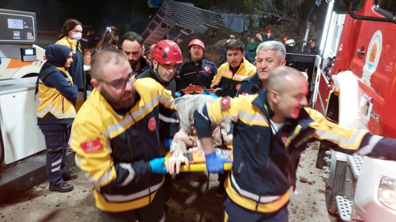 Samsun'da heyelan! Enkaz altında kalanlar var...