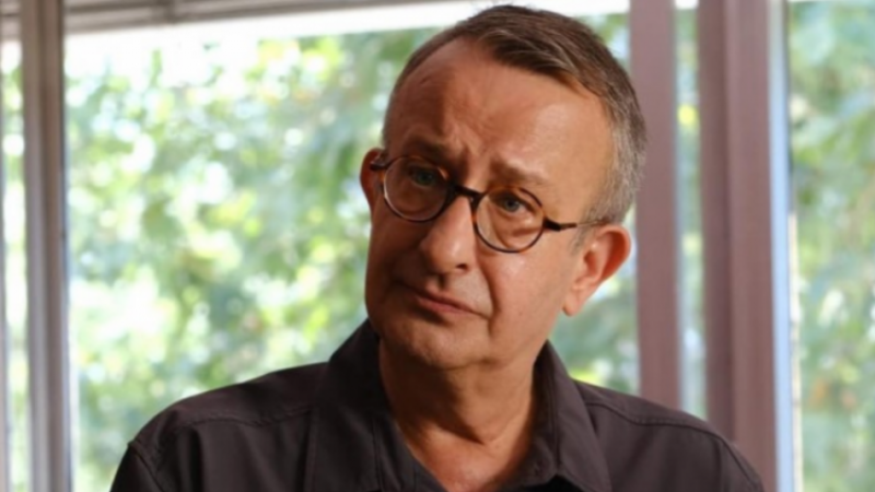 Sanat dünyası yaşta; Ünlü oyuncu hayatını kaybetti!