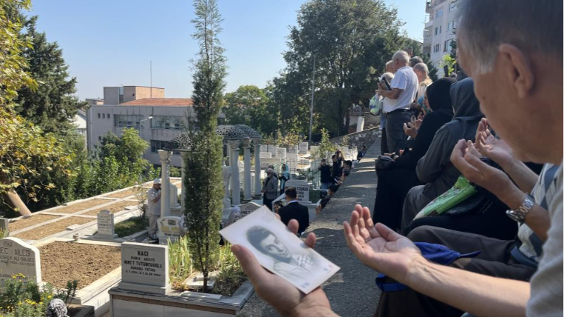 'Sanat Güneşi' vefatının 29'uncu yılında dualarla anıldı