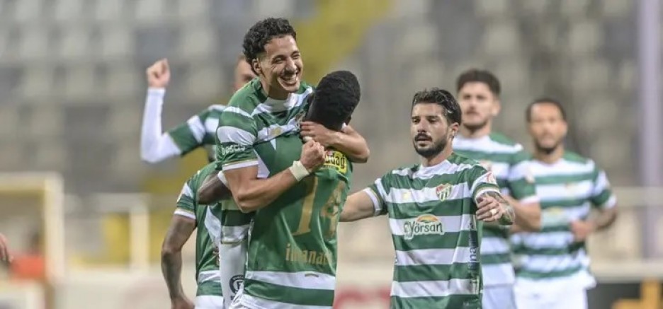 Selam durun lidere; Bursaspor zirveye çıktı