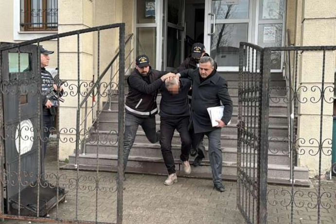 Sevgilisini boğazından bıçaklamıştı: Eski polis tutuklandı