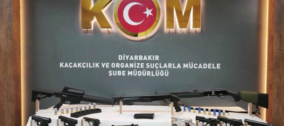 Silah kaçakçılığı operasyonu: 13 kişi yakalandı