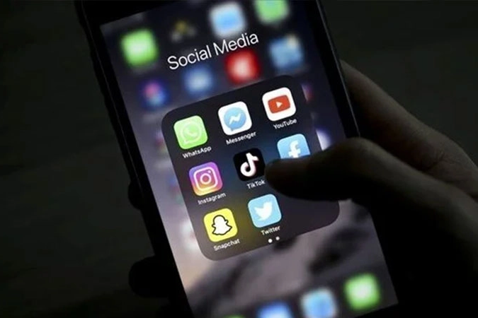 Sosyal medyaya yaş düzenlemesi