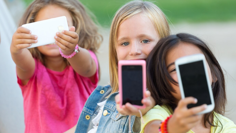 Sosyal medyaya yaş sınırlaması geliyor!