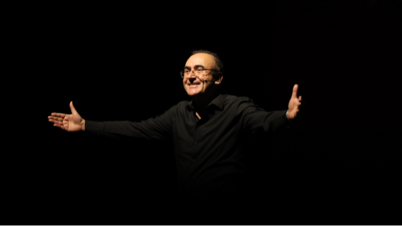 Sunay Akın ile Bursa'da ‘Mahya Işıkları’