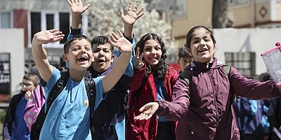 18 milyon öğrenci tatile çıkıyor