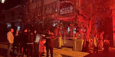 3 katlı binanın zemini çöktü: 40 kişi tahliye edildi
