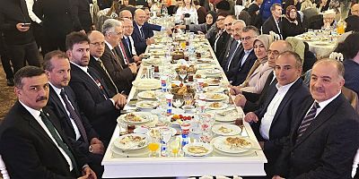 Abdullah Güler Bursa Sivaslılar Derneği’nin iftarına katıldı