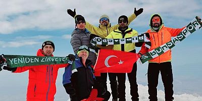 Ağrı Dağı zirvesinde Bursaspor mesajı