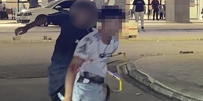Akılalmaz görüntüler; Hastanede bıçaklı saldırı...