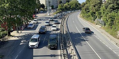  Alaplı'da kilometrelerce araç kuyruğu