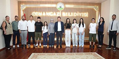 Başkan Erkan Aydın, başarılı öğrencileri kutladı