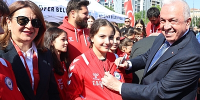 Başkan Özdemir; Nilüfer yönünü Cumhuriyet’e dönmüş bir kenttir