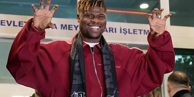 Beşiktaş'ın yeni forveti Agbadou İstanbul'da
