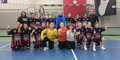 Bu küçük kızlara dikkat; Vahide Aktuğ fırtınası 