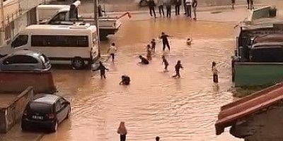 Burası Bursa İnegöl; Dolu ve sağanak bu hale getirdi