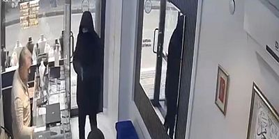 Bursa'da acemi soyguncu silah çektiğine pişman oldu!