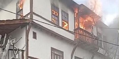 Bursa’da alevler bir anda tüm evi sardı